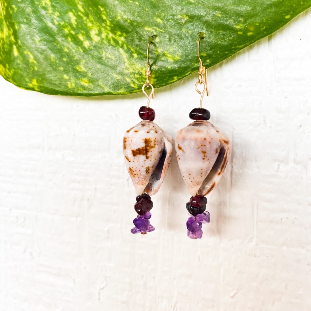 ❣️14KGoldFilled Seashell+Garnet +Amethyst Earrings